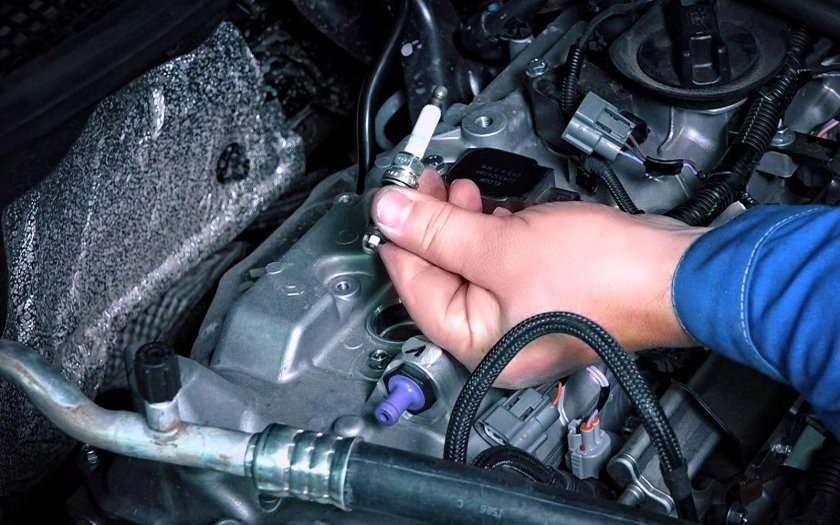 Свечи зажигания в двигателе