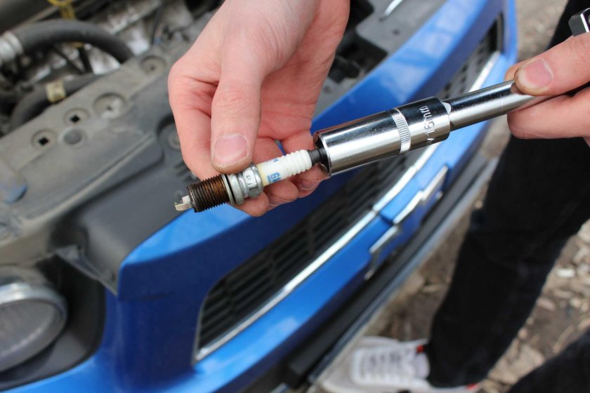 Как выглядит свечной ключ ВАЗ 2114