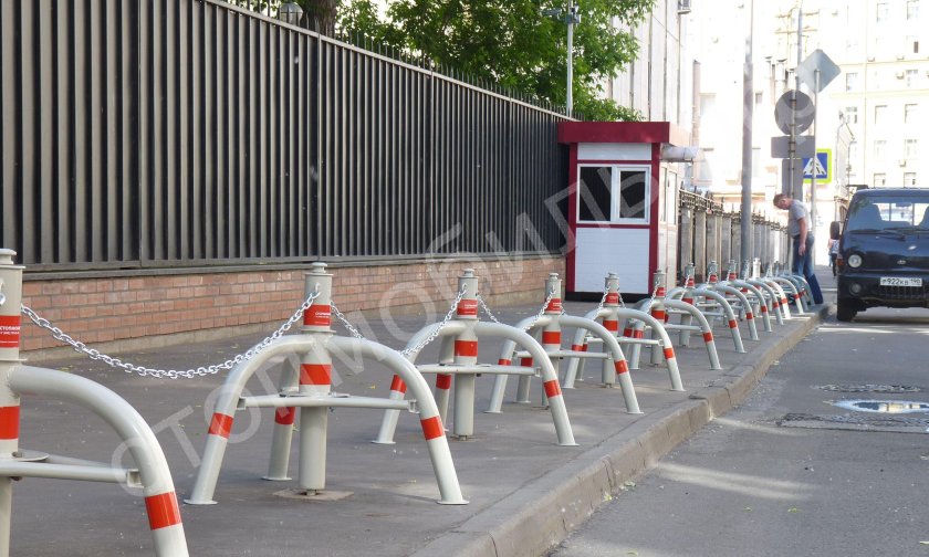 Заграждение противотаранное краб