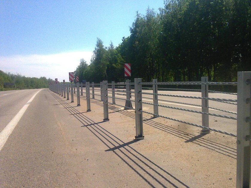 Ограждение на трассе