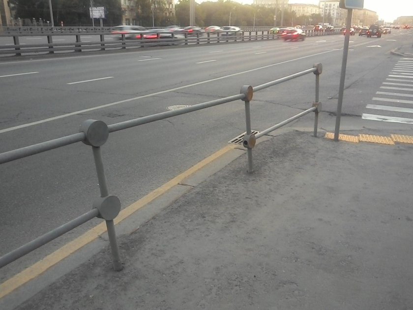 Блоки ограждения тротуаров 0т-300.18,5.30-п