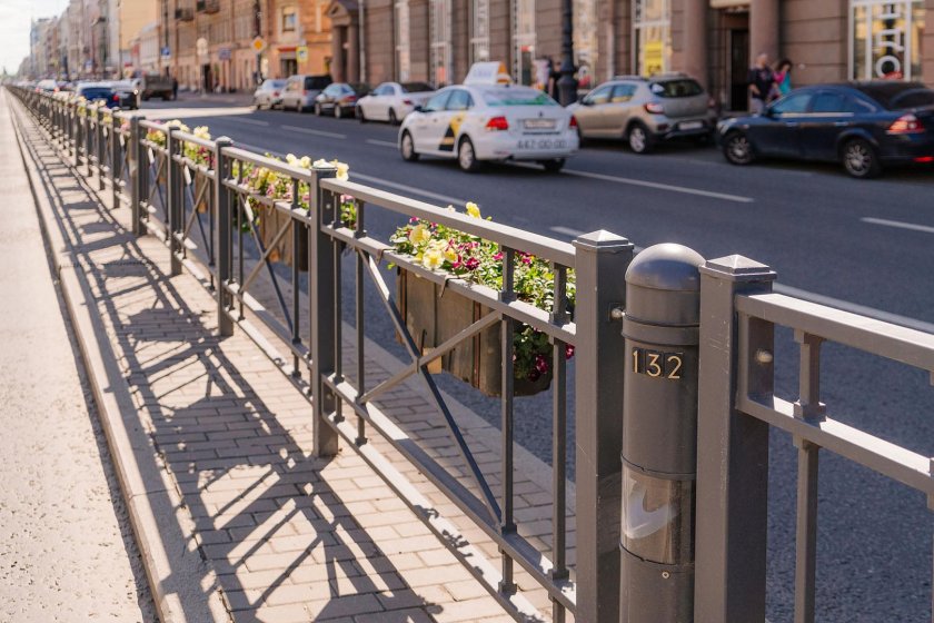 Уличные ограждения