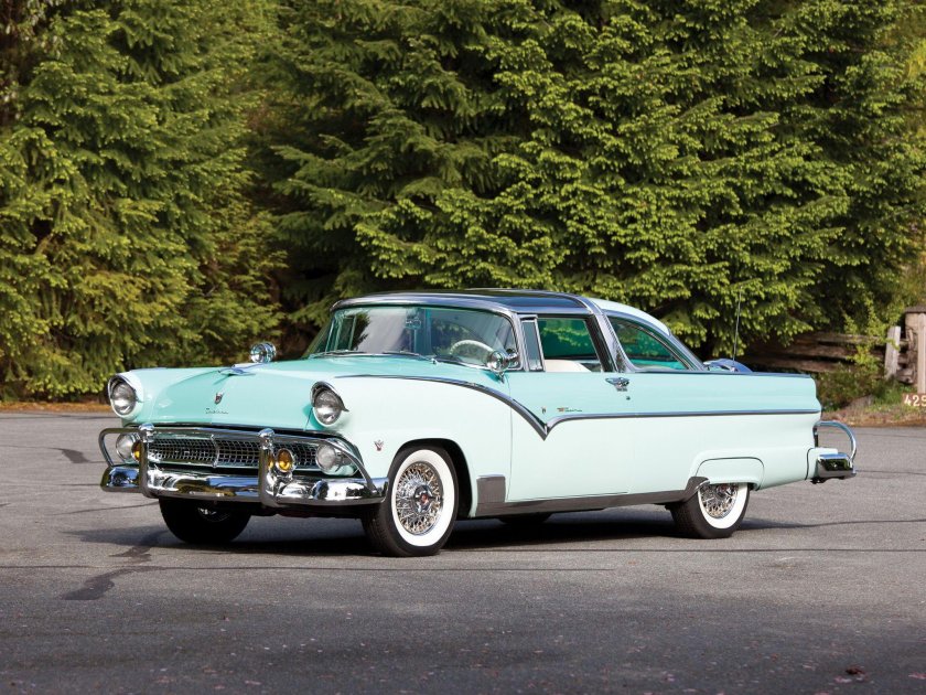 Ford Fairlane Skyliner 1955