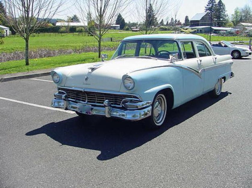 Ford Fairlane 1957 4 Door