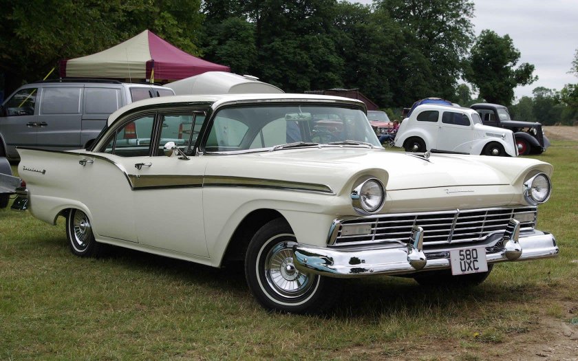 Ford Fairlane 1957
