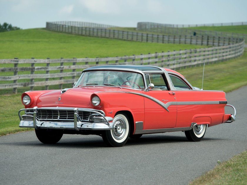 Ford Fairlane 1956