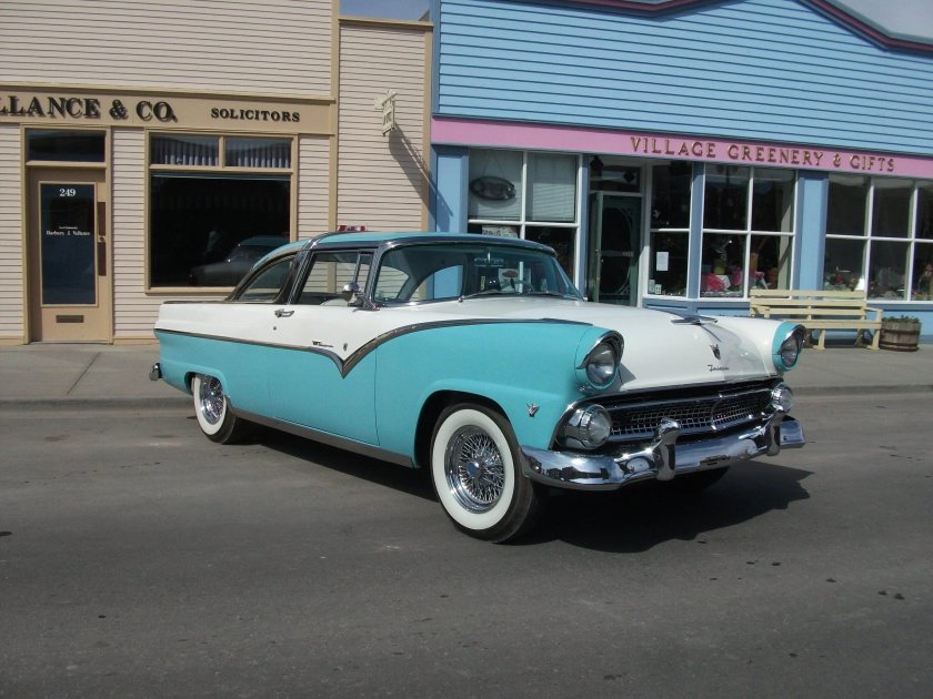 Ford Fairlane 1955