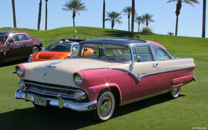 Ford Fairlane Skyliner 1955