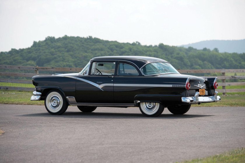 Ford Fairlane 1956
