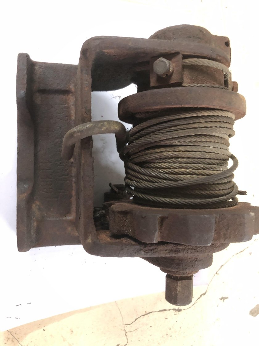 Лебёдка запасного колеса ЗИЛ 131