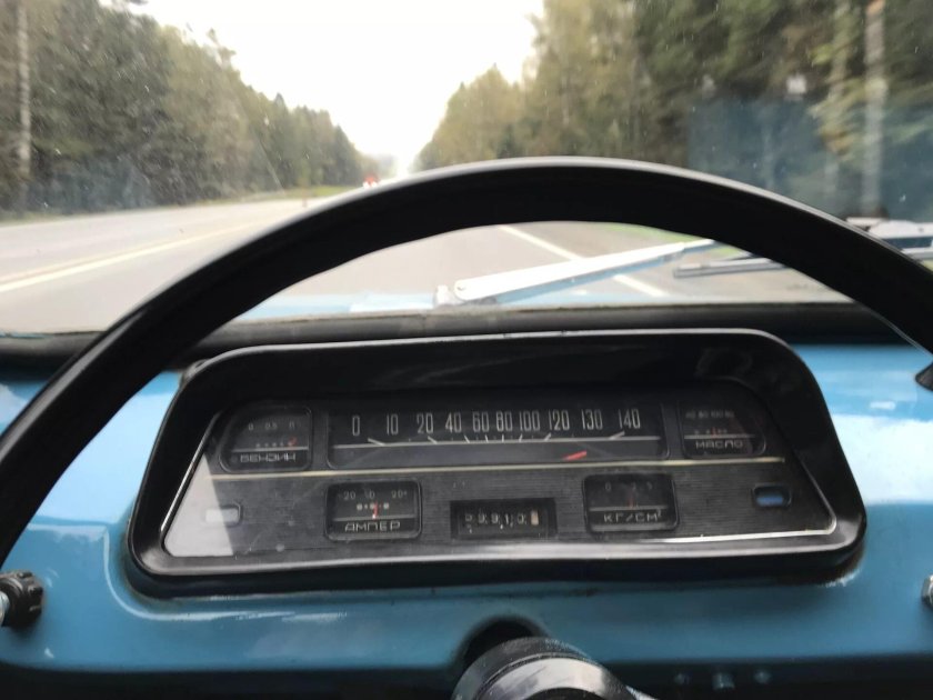 ЗАЗ 968м приборная панель