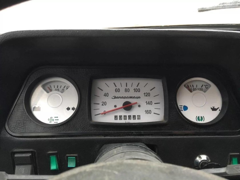 ЗАЗ 968м приборная панель