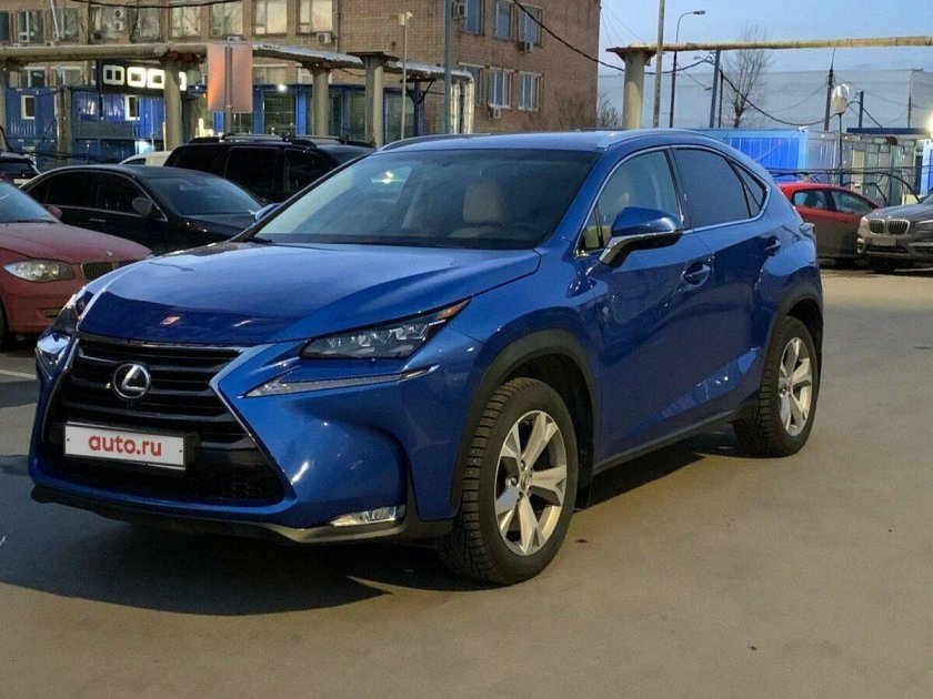 Lexus NX синий