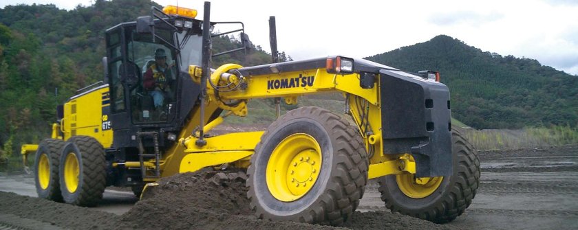 Komatsu gd705a