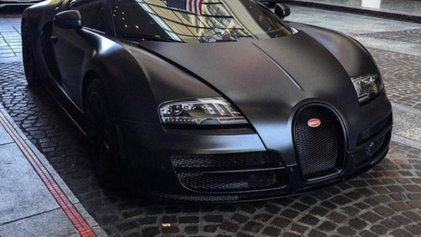 Бугатти Вейрон черная
