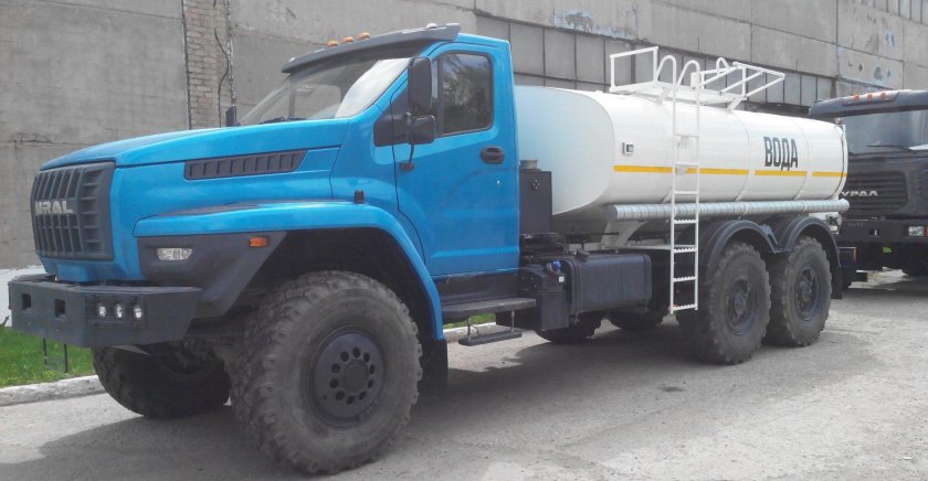 Урал Некст водовозка