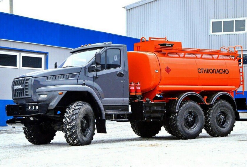 Автотопливозаправщик АТЗ-8 "Урал-next" 5557