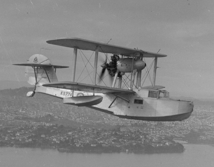 Виккерс Веллингтон бомбардировщик