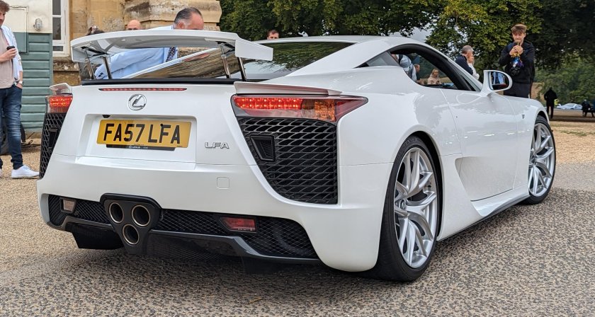 Лексус ЛФА 2022