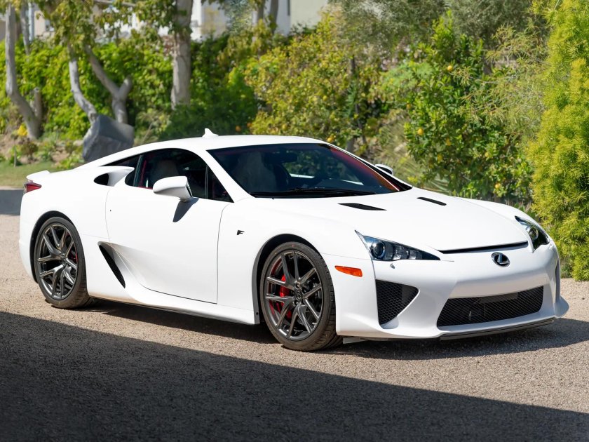 Лексус LFA