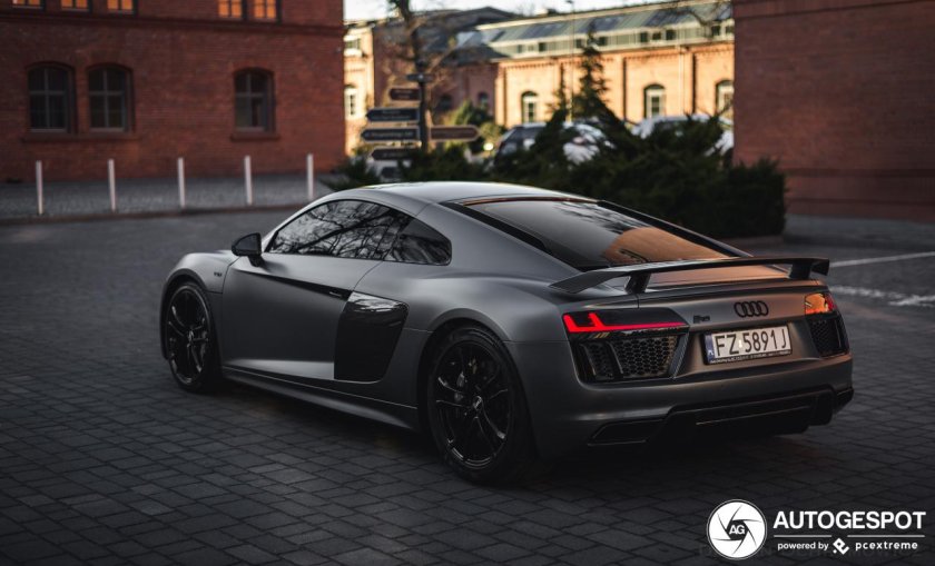 Audi r8 v10 2015