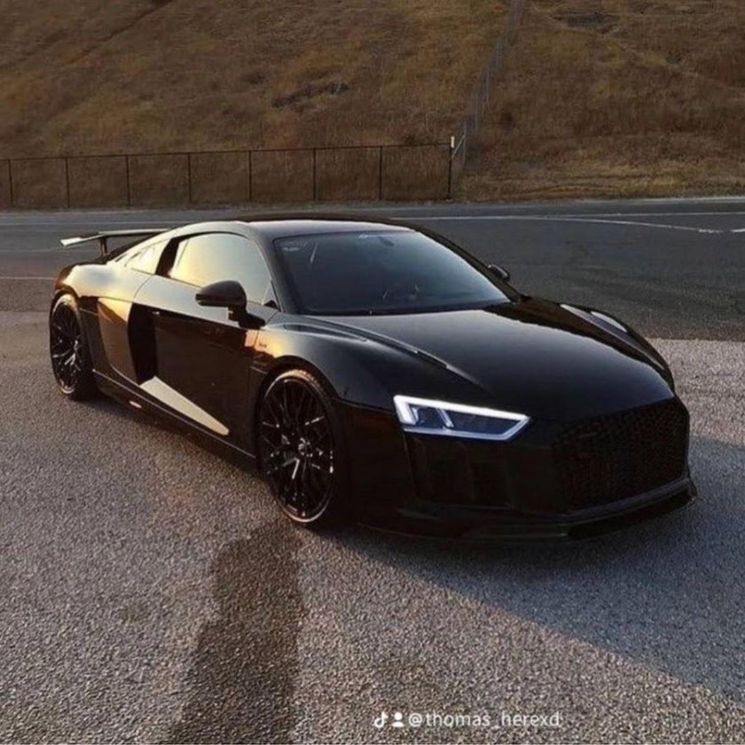 Ауди r8 черная