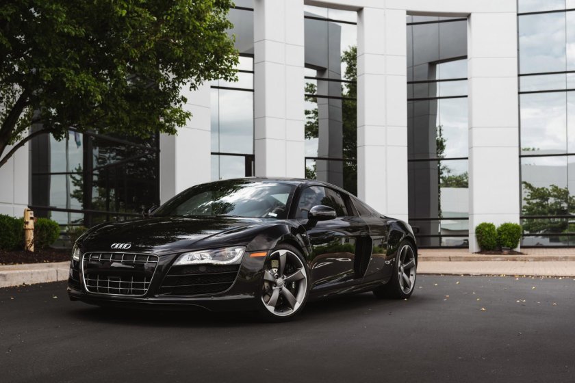 Ауди р8 в10 черная