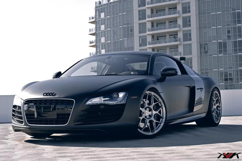 Ауди спорткар r8