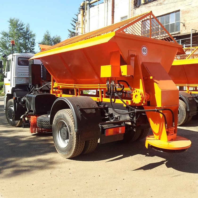 МДК 53605 машина дорожная комбинированная