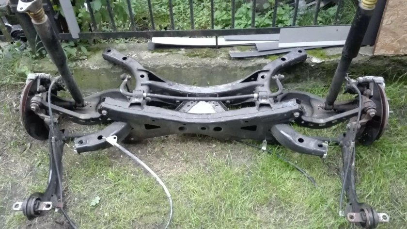 Задняя подвеска Мазда 3 1.6