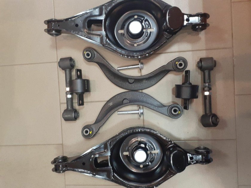 Комплект сайлентблоков задней подвески Мазда 6 gg