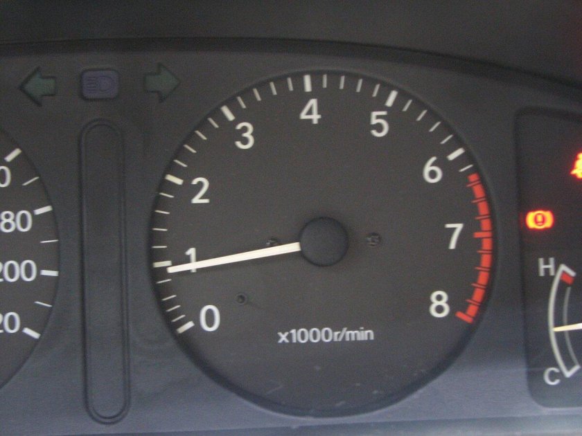 Тахометр оборотов холостого хода 2107