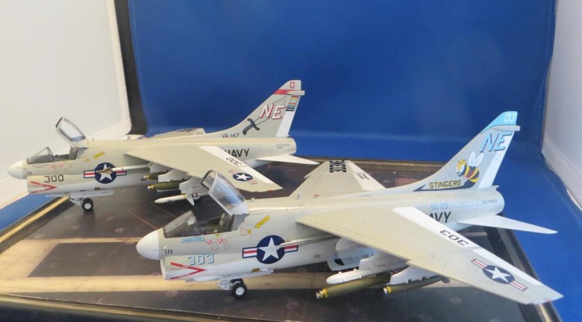 A-7e Corsair II 1/144