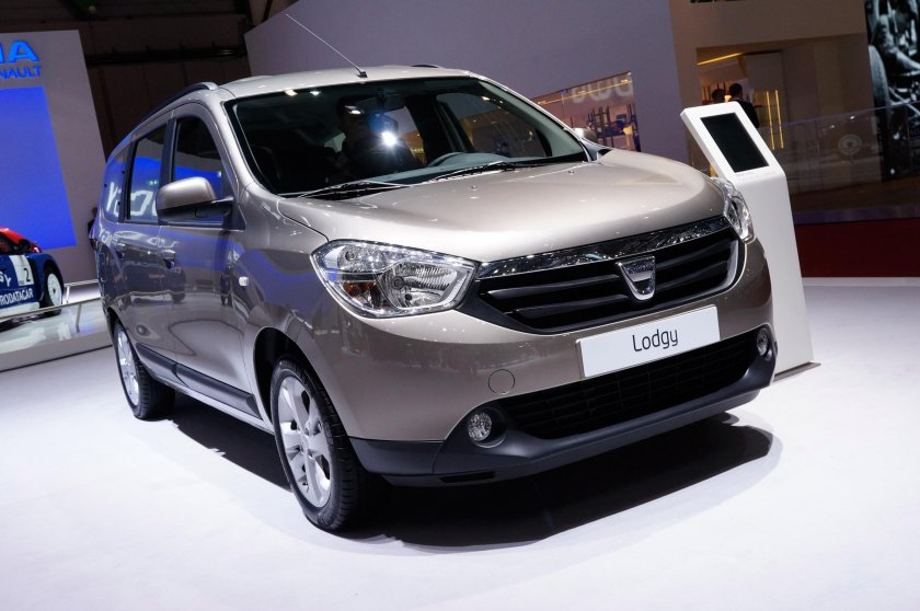 Автомобиль Dacia Lodgy