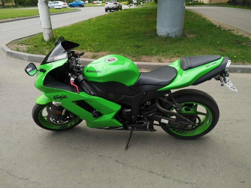 Мотоцикл Кавасаки зеленый