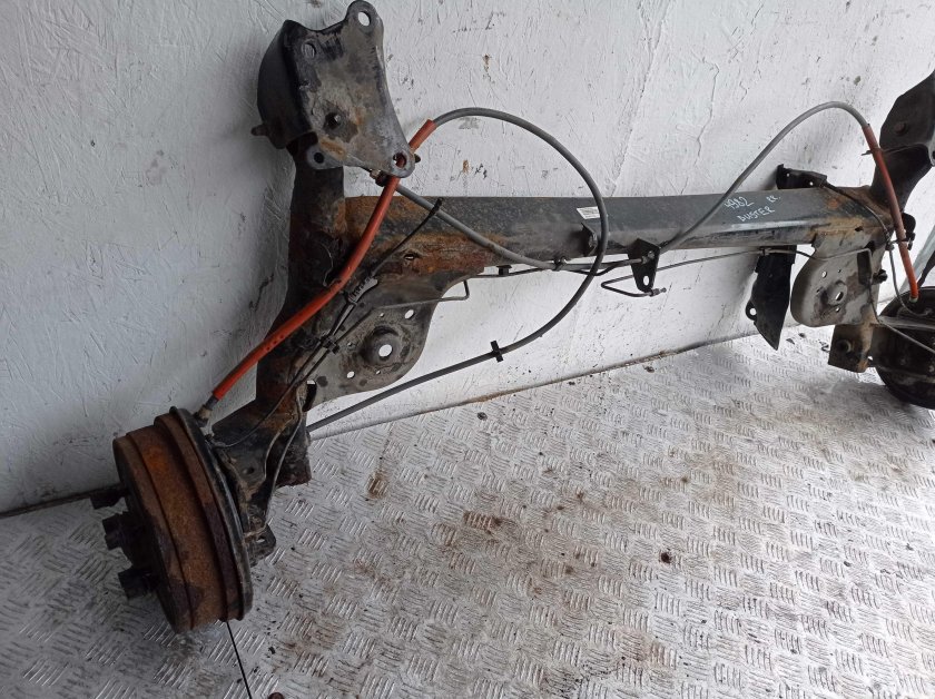 Задняя балка Рено Дастер