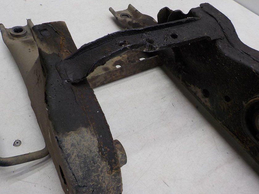 Задняя балка Рено Дастер