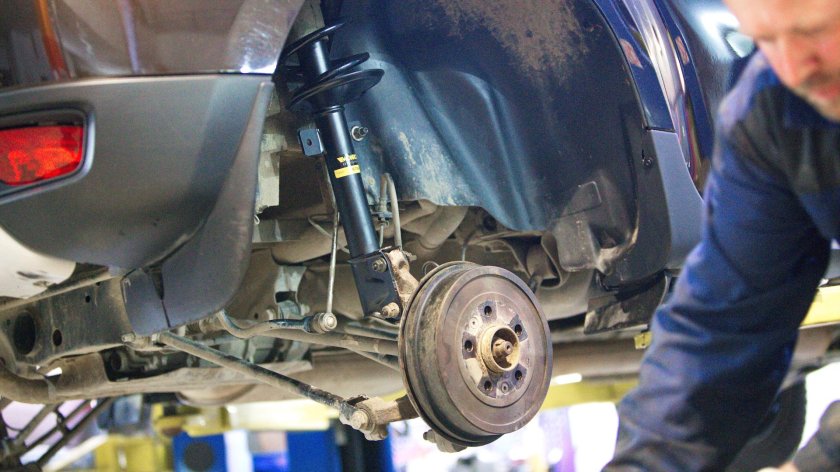 Задняя стойка Рено Дастер 4х4