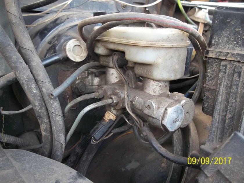 Цилиндр главный тормозной Муссо дизель