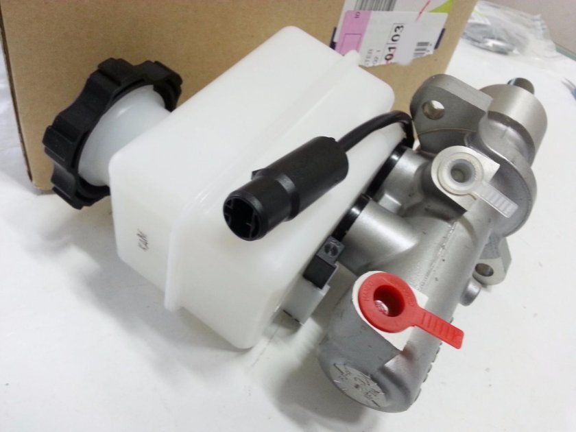 Главный тормозной цилиндр Рекстон 2 дизель 2.7