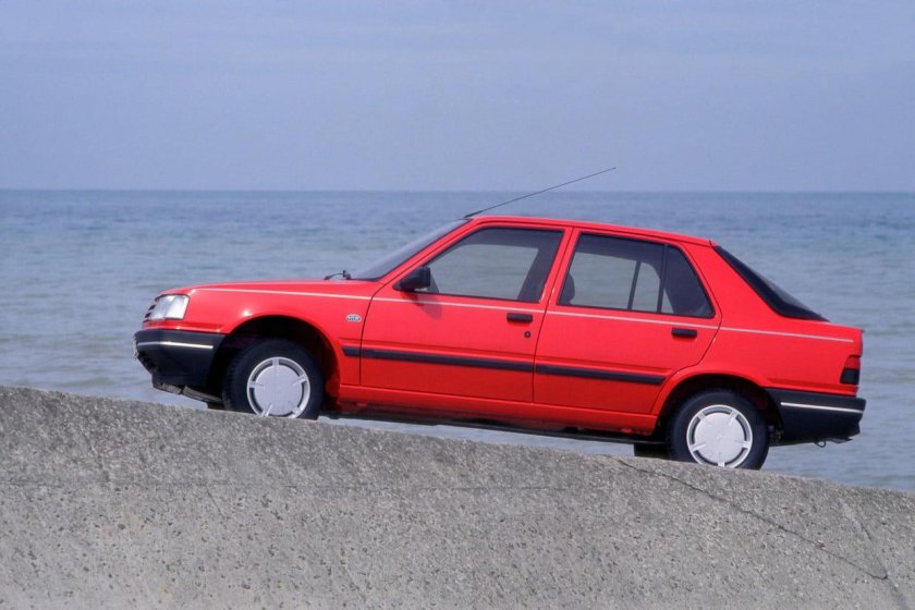 Пежо 309 хэтчбек