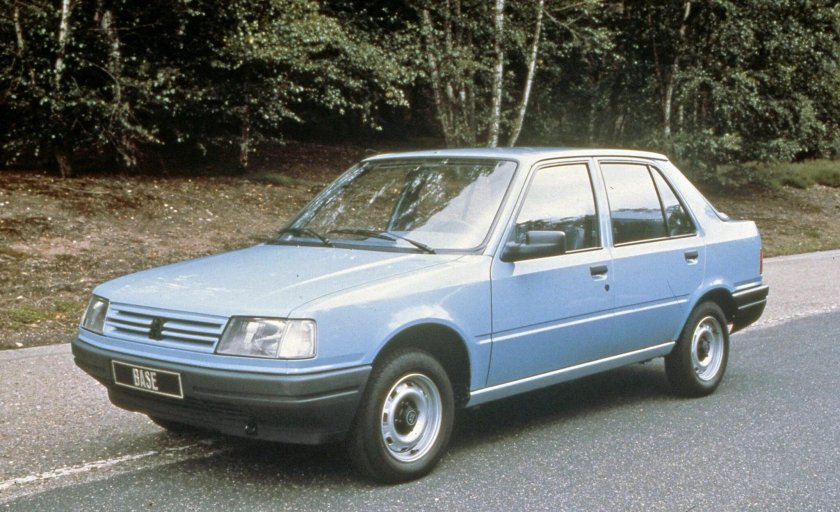 Пежо 309 седан