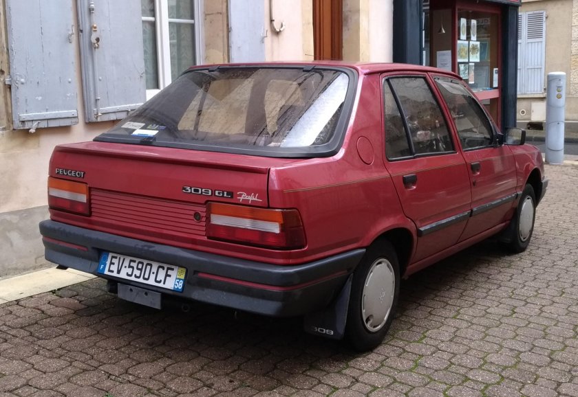 Peugeot 309