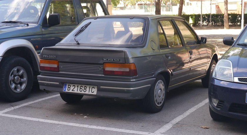 Пежо 309 седан