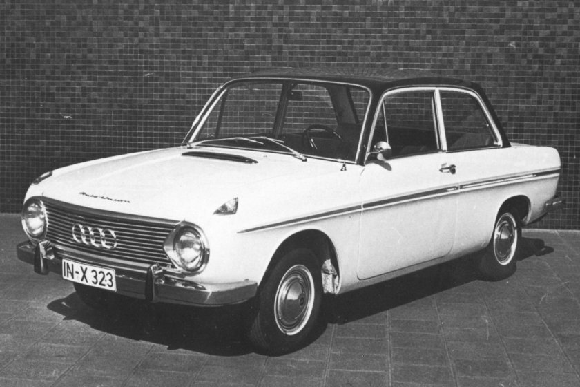 Автомобиль DKW f102