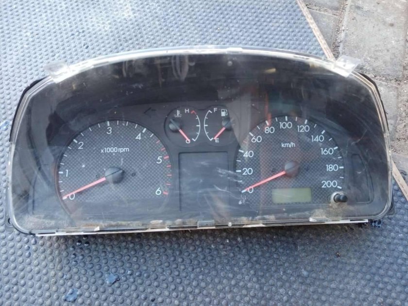 Hyundai Terracan панель приборов