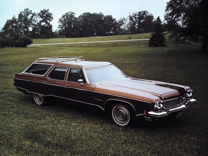 Олдсмобиль Custom Cruiser