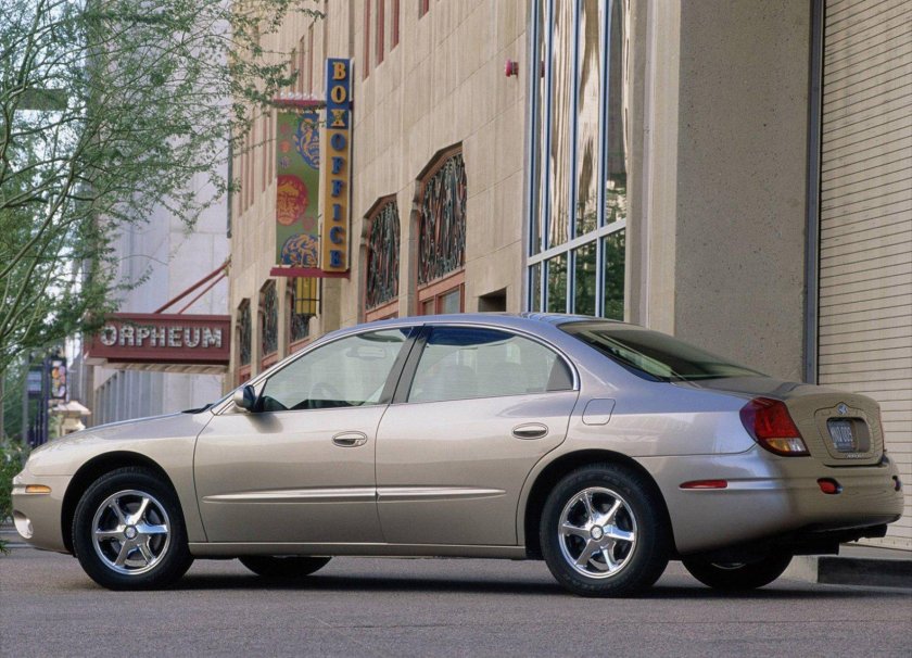 Oldsmobile Aurora 2001