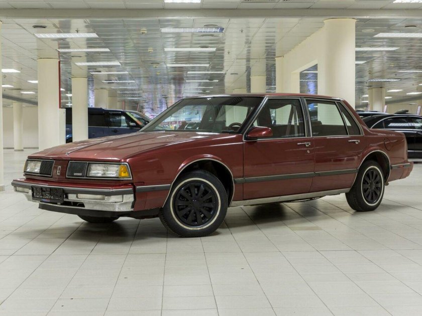 Олдсмобиль 1987