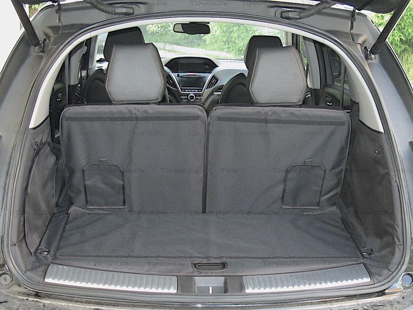 Чехол в багажник автомобиля